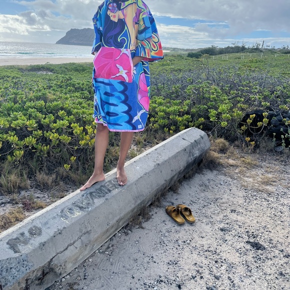 Surfer Towel Hooded Poncho - Picture 3 of 9